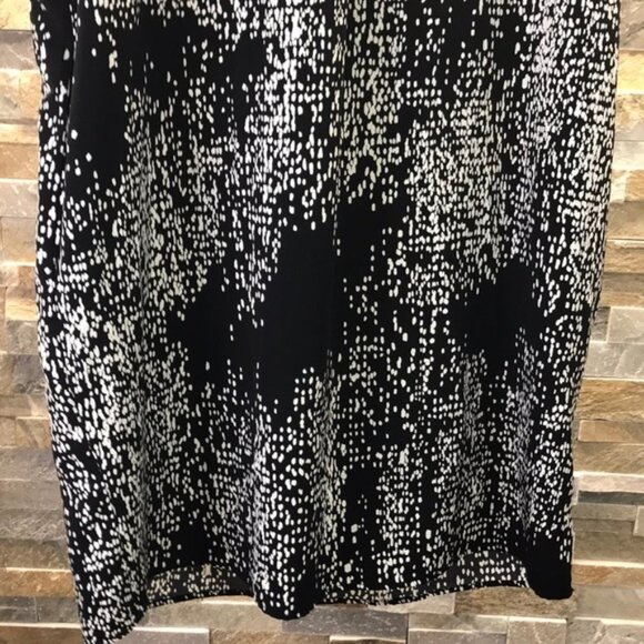 Halston Dress/Tunic Loose Style - Picture 5 of 5